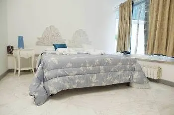Domus Dea B&B Rome